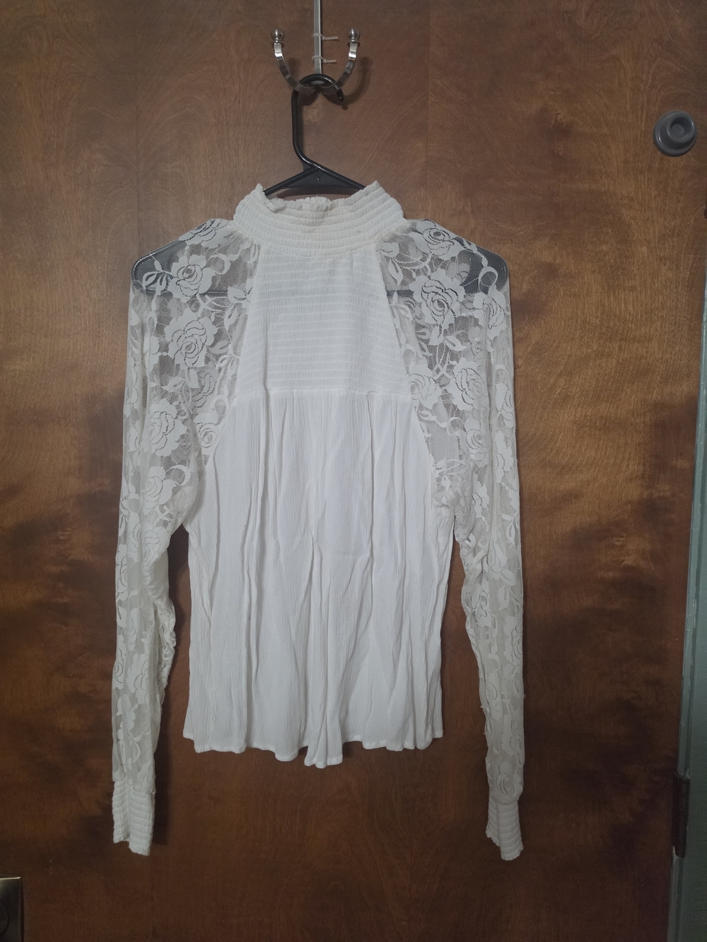 VENUS White Lace-Sleeve Mock Neck Blouse
